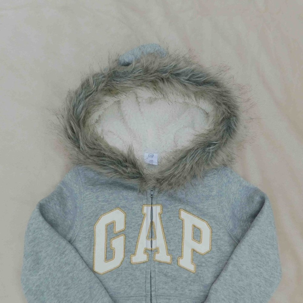 Gap 4T Thick Soft Sherpa-Lined Zip Front Logo Hoodie